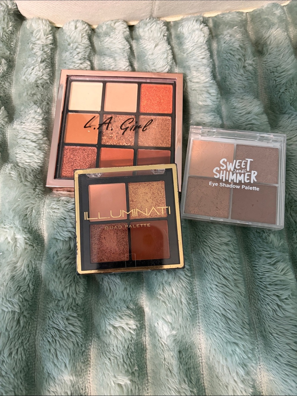 LA Girl and illuminati Warm Tone Eyeshadow Palette sweet and shimmer eyeshadow